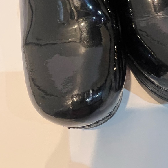 Dansko Black Patent Leather Clogs - Picture 4 of 5